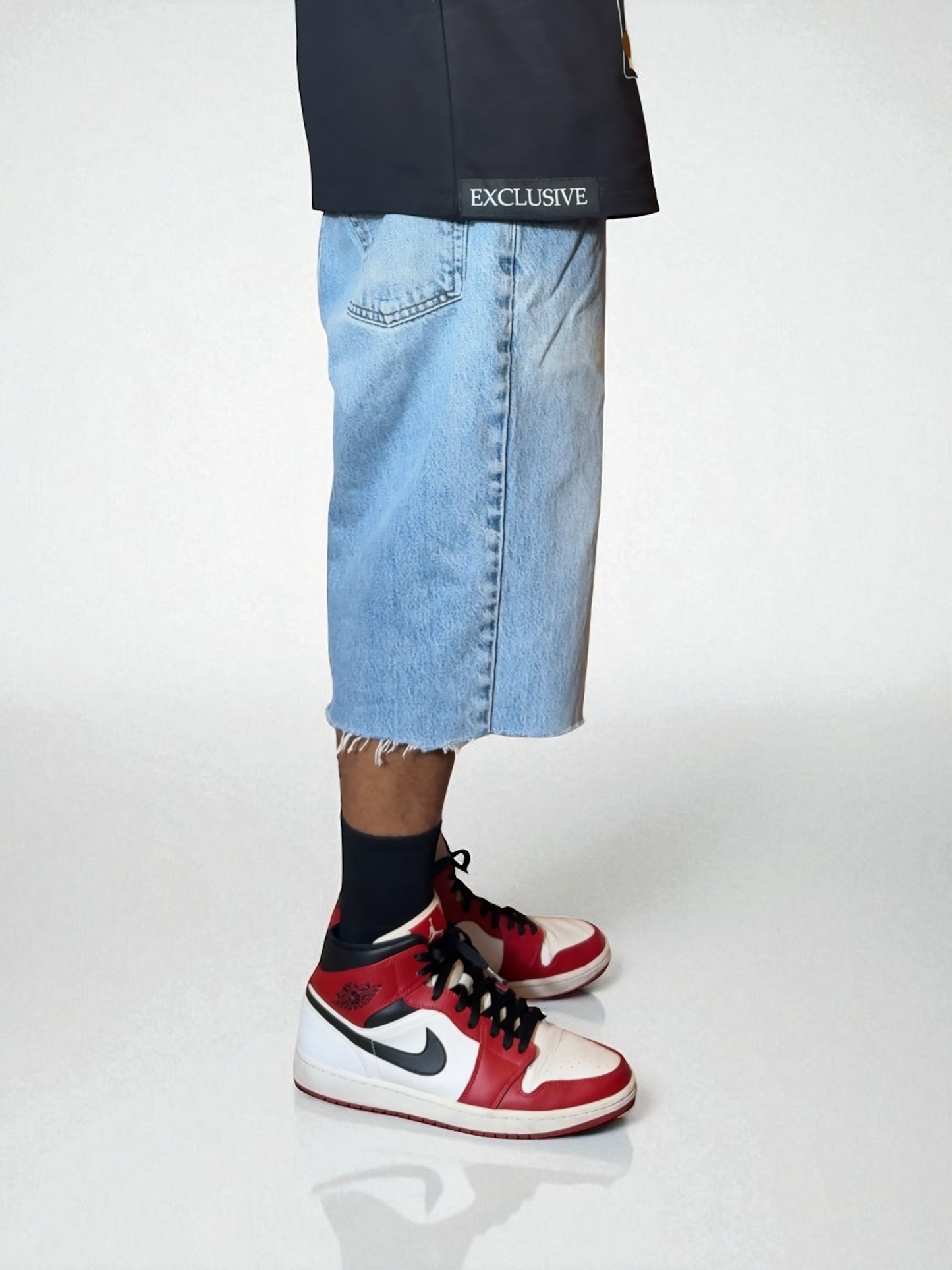 “World Tour” Sleeveless Tee – Black